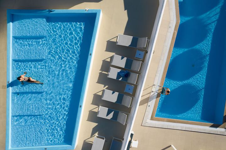 Pool 105 of 151