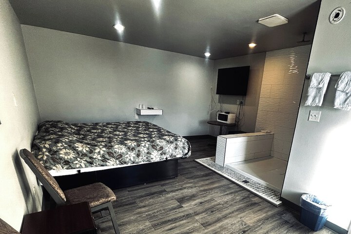 Room 5 of 29