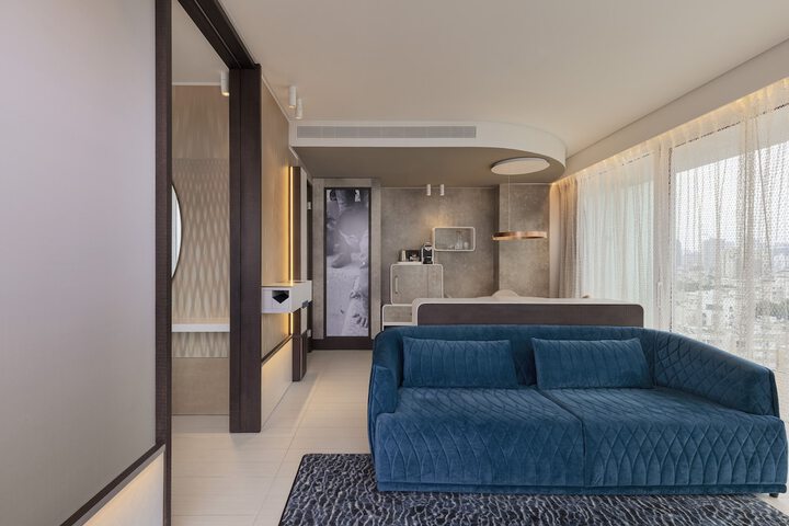 Room 27 of 58