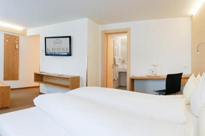 Room 15 of 61