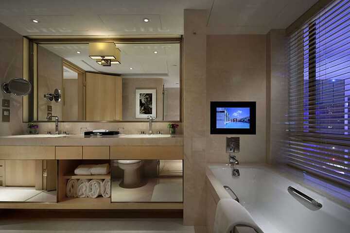 Room 35 of 61