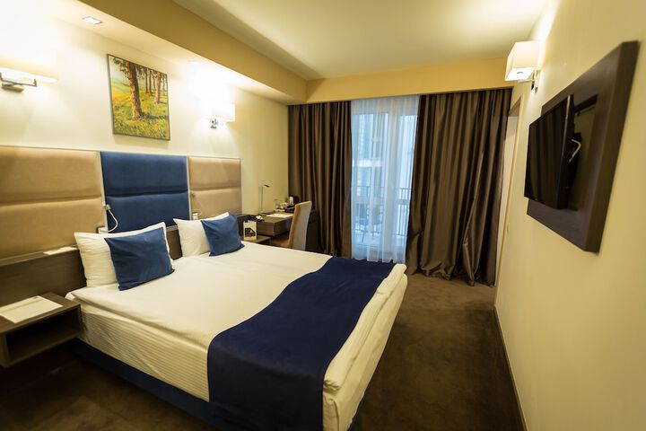 Room 7 of 49
