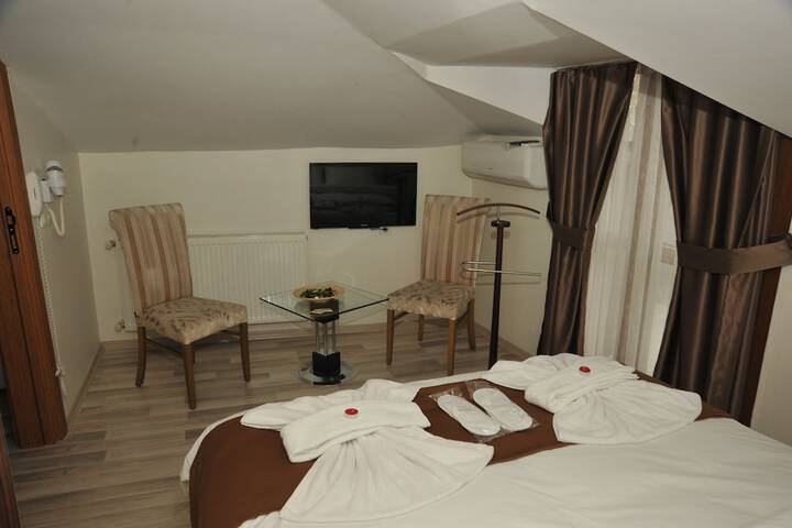 Room 8 of 21