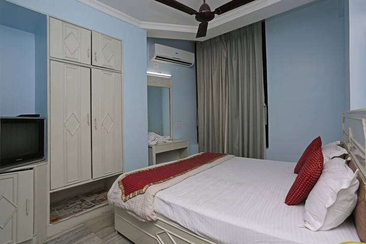 Room 4 of 24