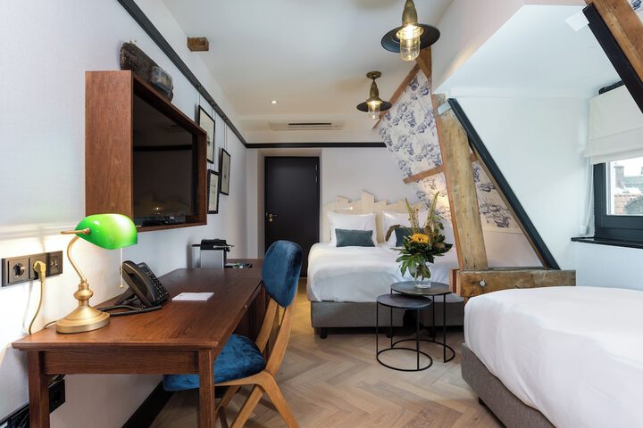 Room 35 of 75
