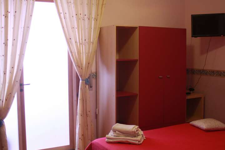 Room 7 of 35