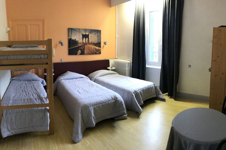 Room 7 of 28