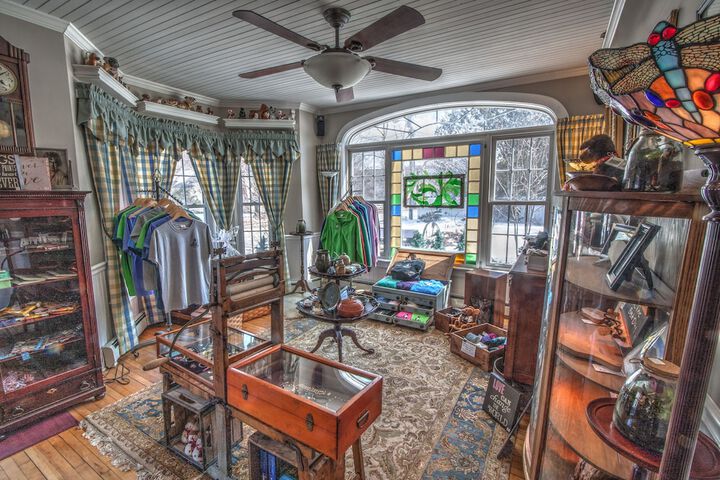 Gift Shop 179 of 203