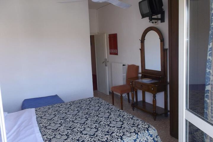Room 14 of 15