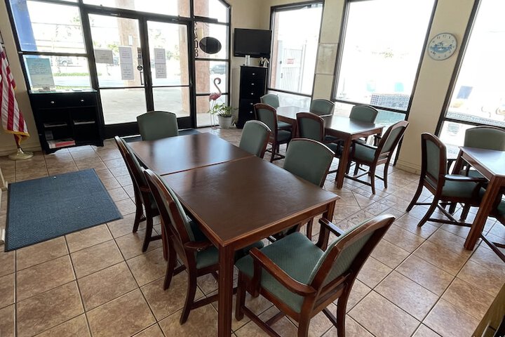 Lobby lounge