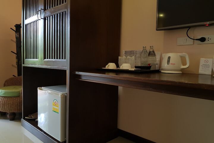 Room 8 of 76