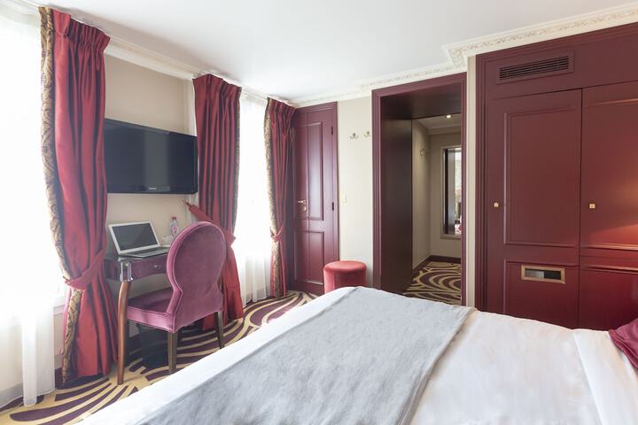Room 7 of 39