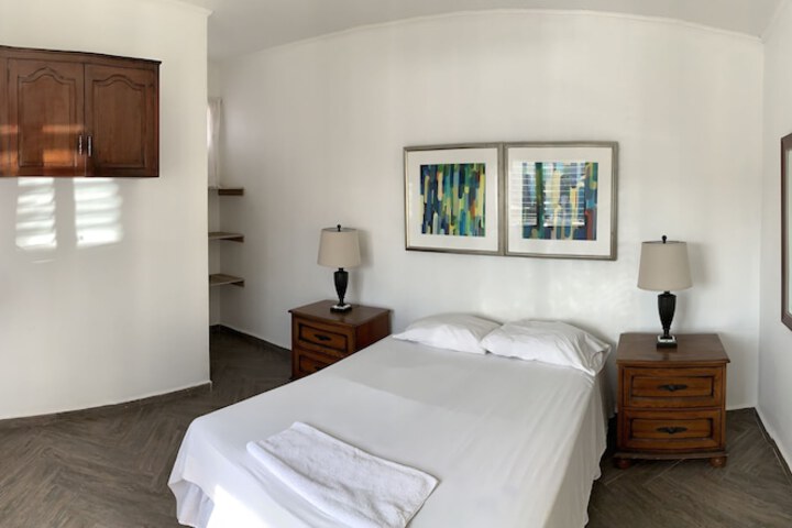 Room 5 of 44