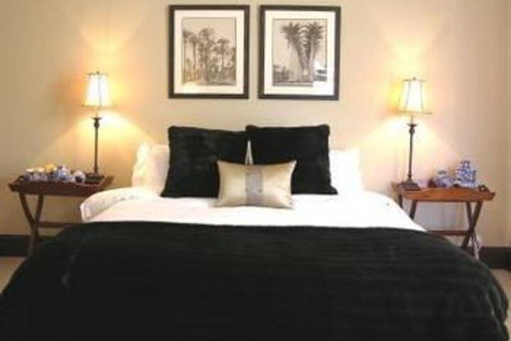 Room 5 of 10