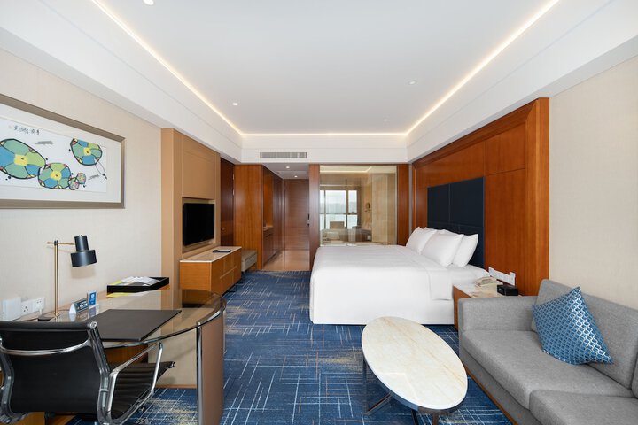 Room 14 of 104