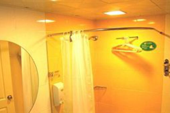 Room 2 of 10