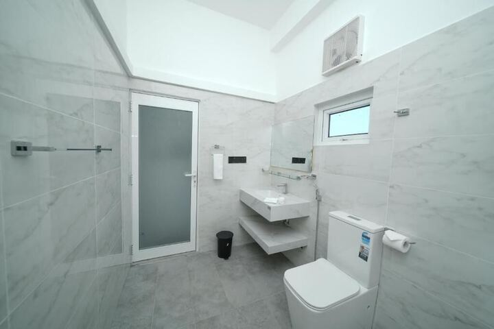 Room 9 of 21