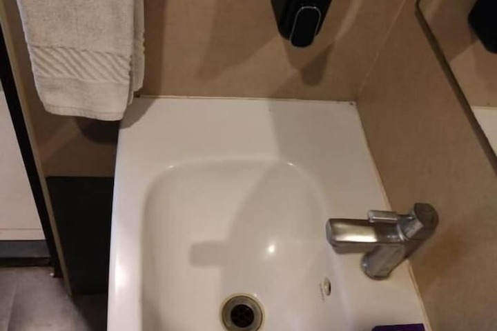 Room 18 of 27