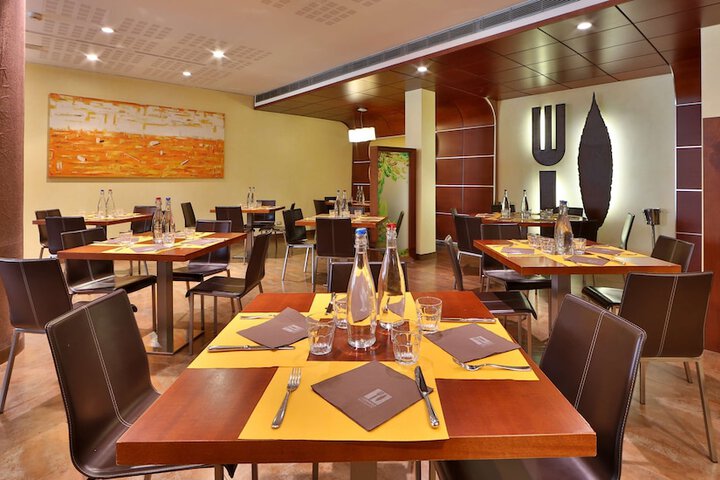 Dining 48 of 75