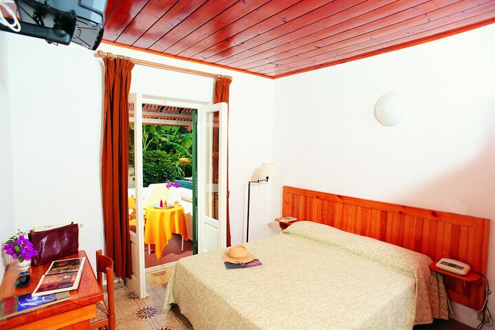 Room 4 of 52
