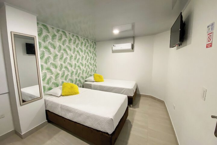 Room 12 of 18