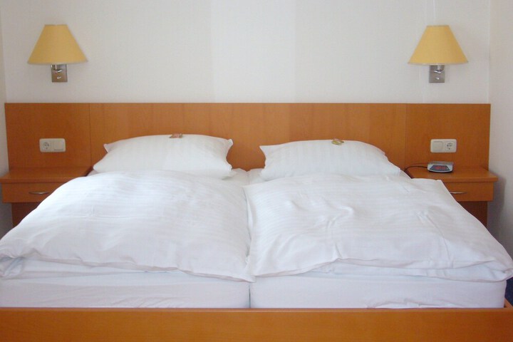 Room 6 of 53