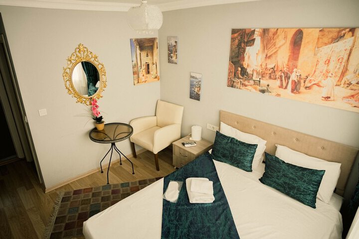 Room 2 of 19