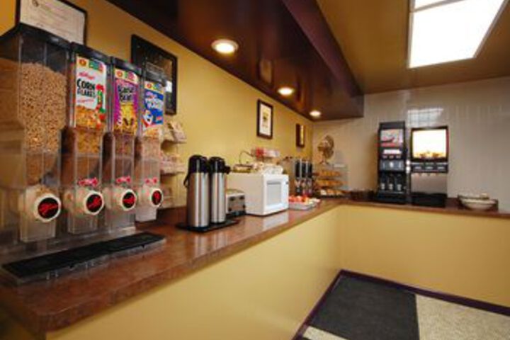 Breakfast/Coffee Service 2 of 8