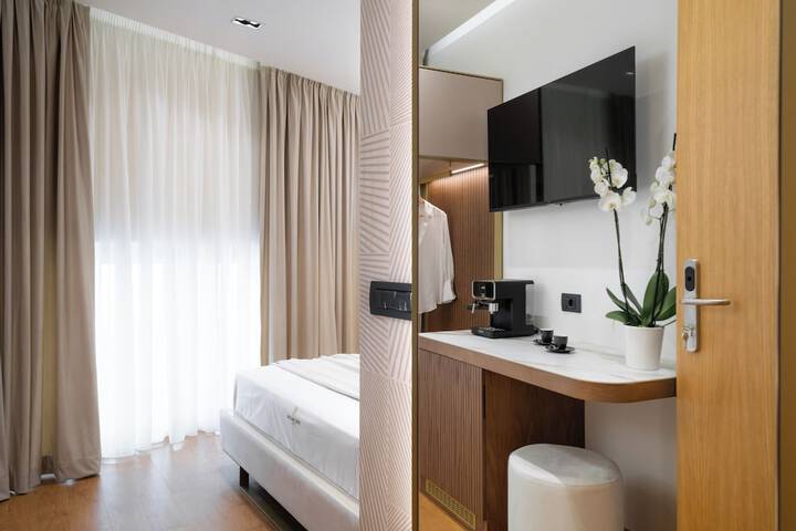 Room 4 of 60