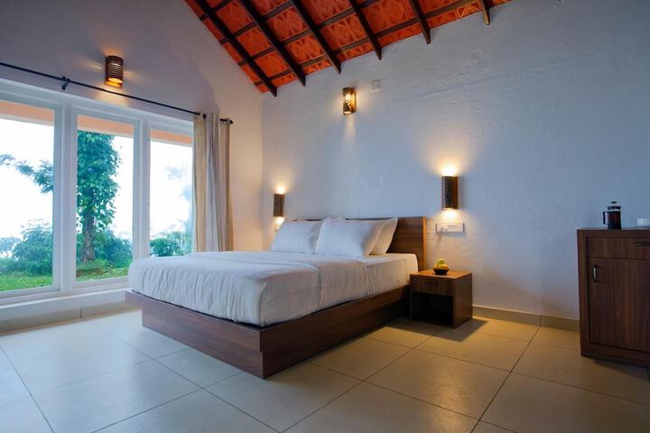 Room 4 of 36