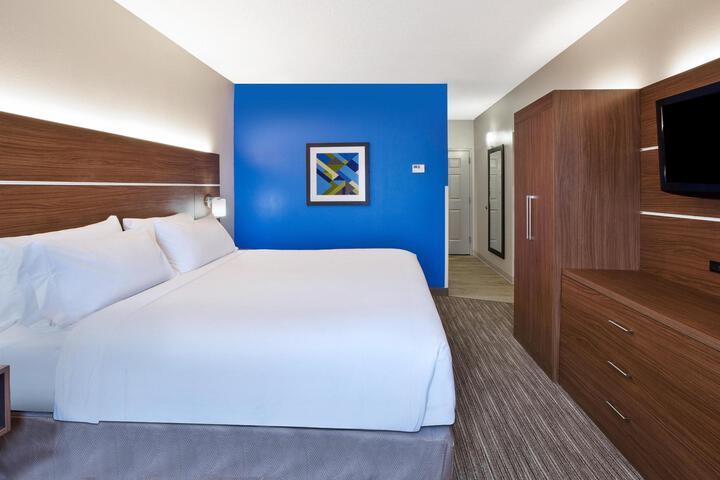 1 King Bed (11 of 23)