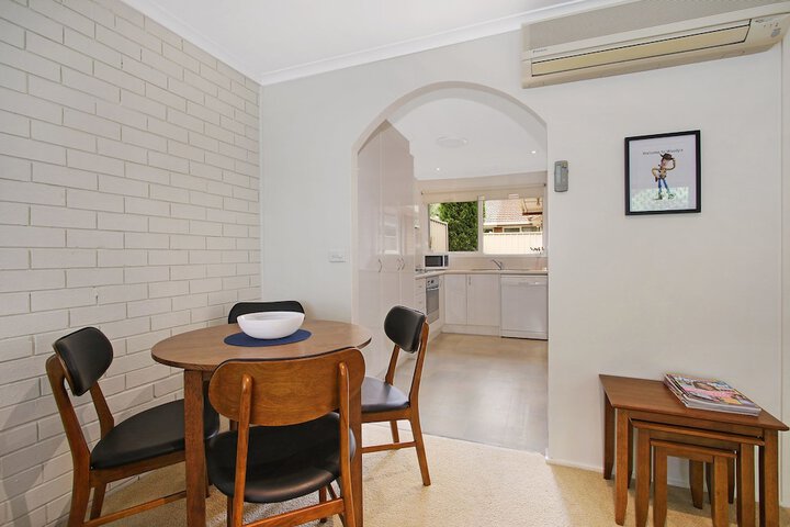 Room 4 of 18