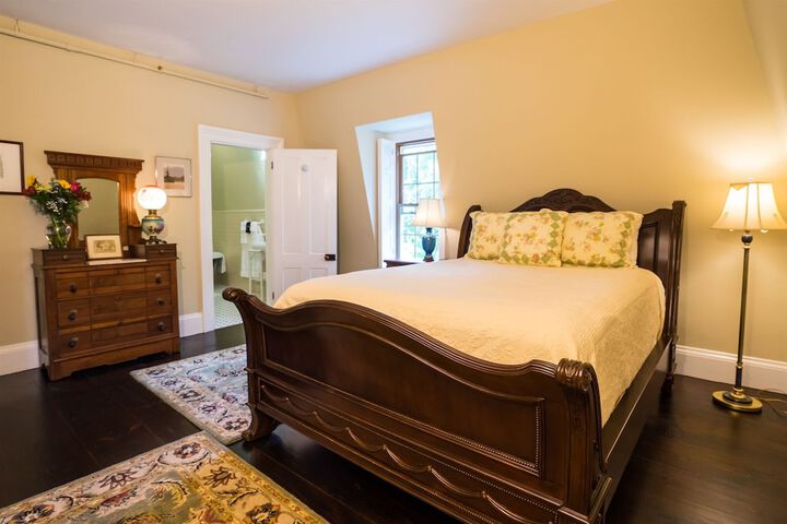 Room 17 of 41