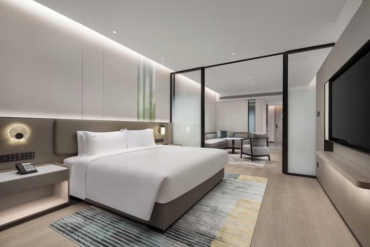 Room 8 of 88