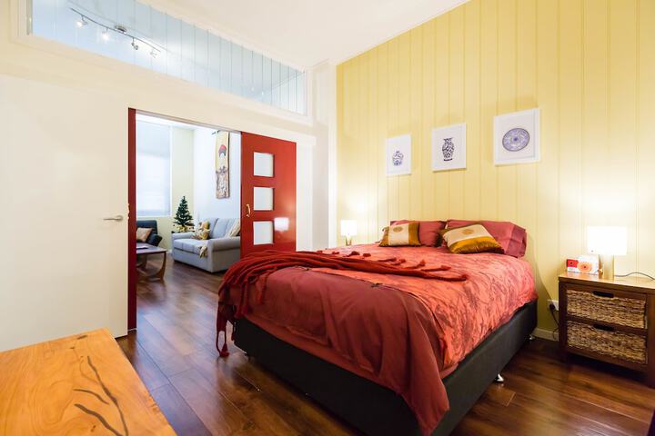 Room 4 of 20