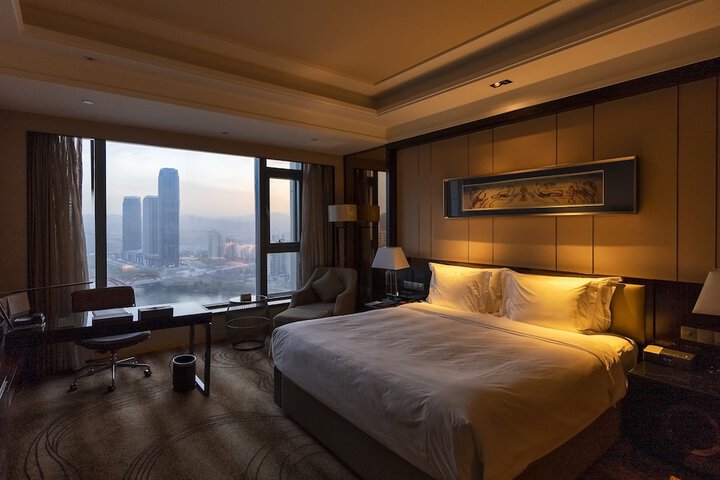 Room 15 of 133