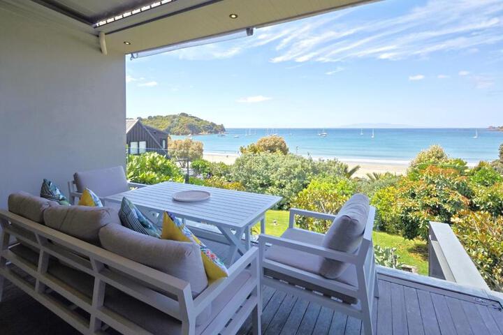 Oneroa Bay - Be My Guest Waiheke