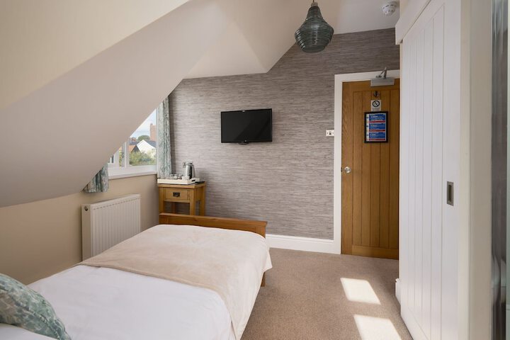 Room 26 of 65