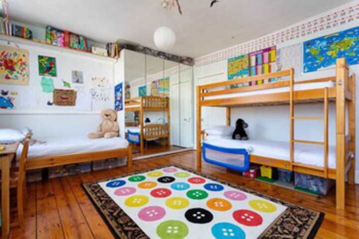 Room 17 of 19
