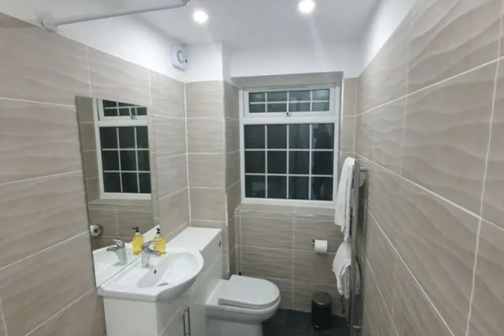 Room 8 of 11