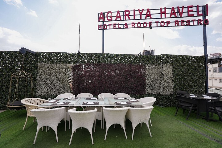 Dining 44 of 55