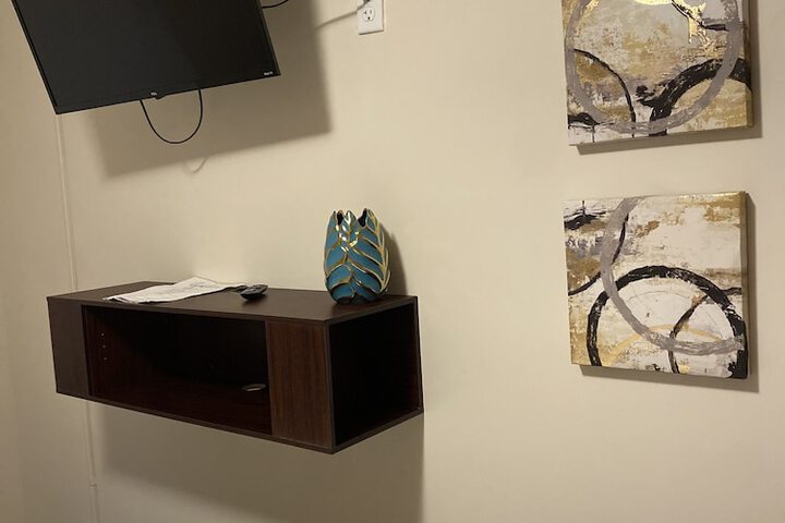 Room 33 of 66