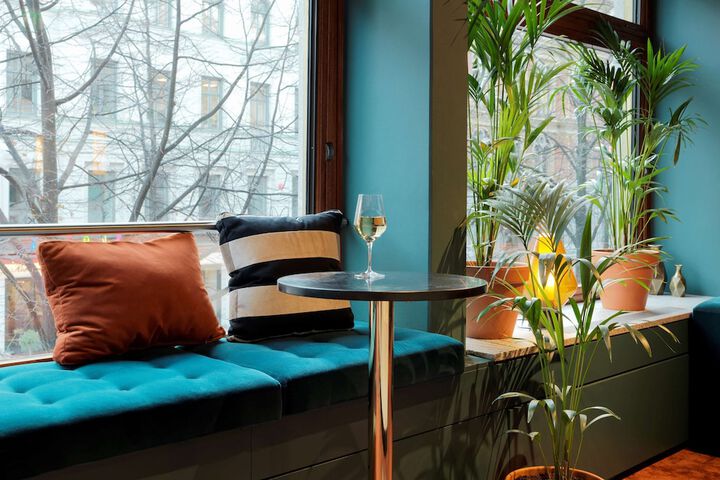 Lounge 55 of 62
