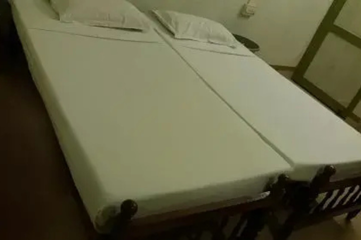 Room 2 of 13