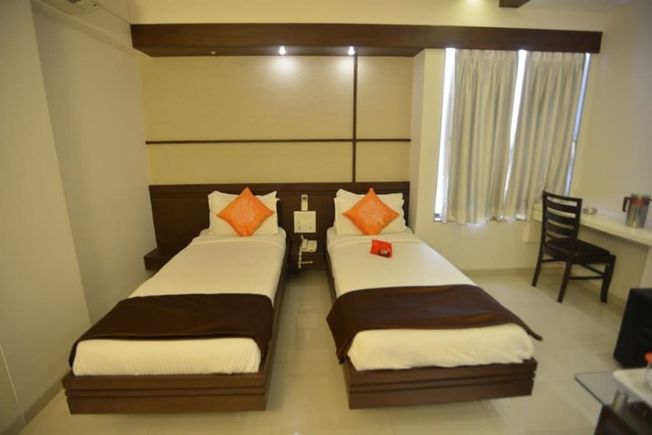 Room 12 of 24