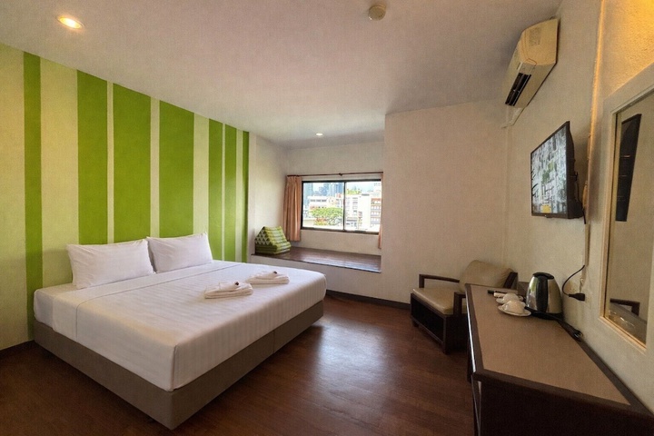 Room 10 of 17