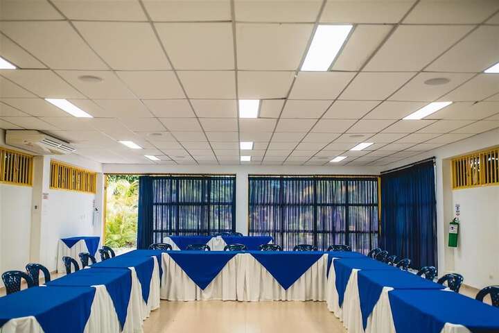 Ballroom/Hall 18 of 41