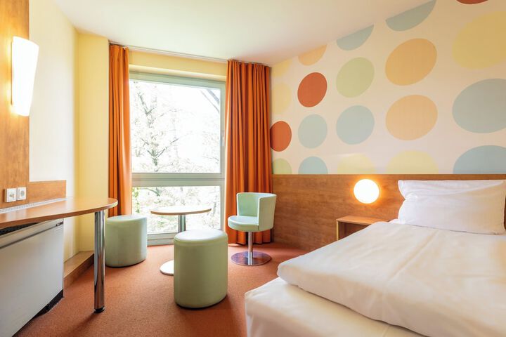Room 37 of 154