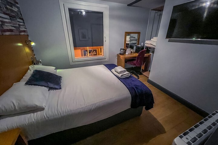 Room 18 of 48