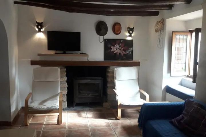 Room 2 of 3